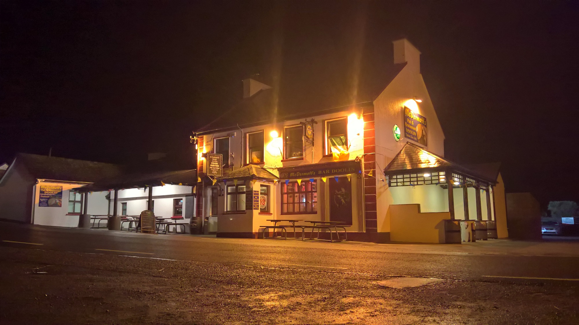 Doolin Pub | Bar food | Live Traditional Irish Music - McDermotts Pub Doolin
